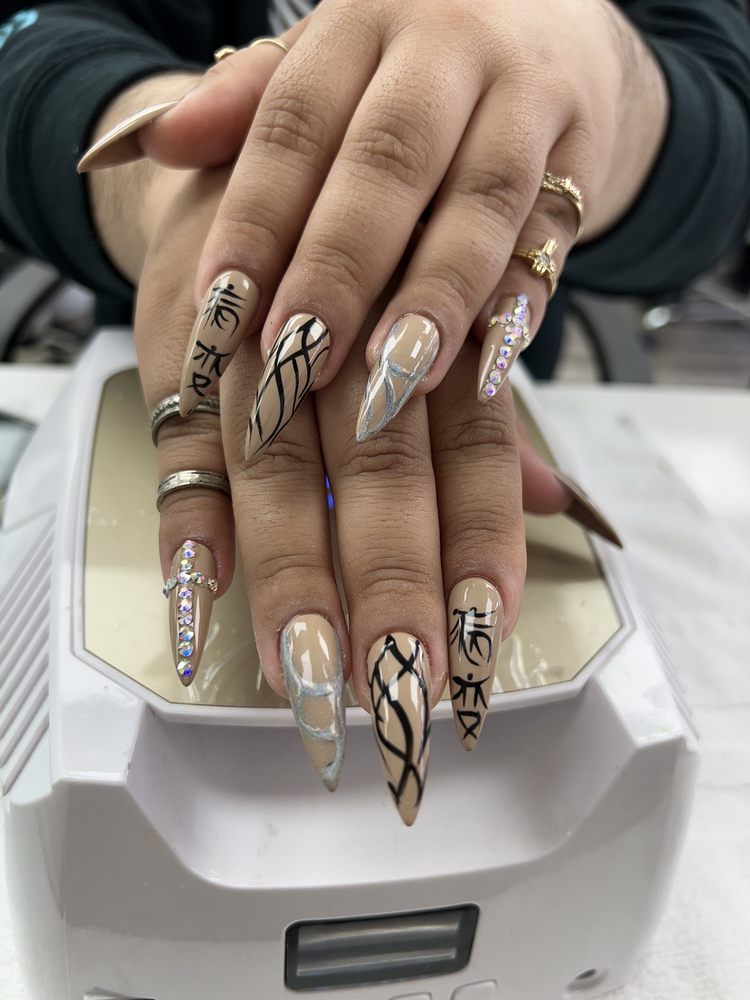 svc2 acrylic nails (2)